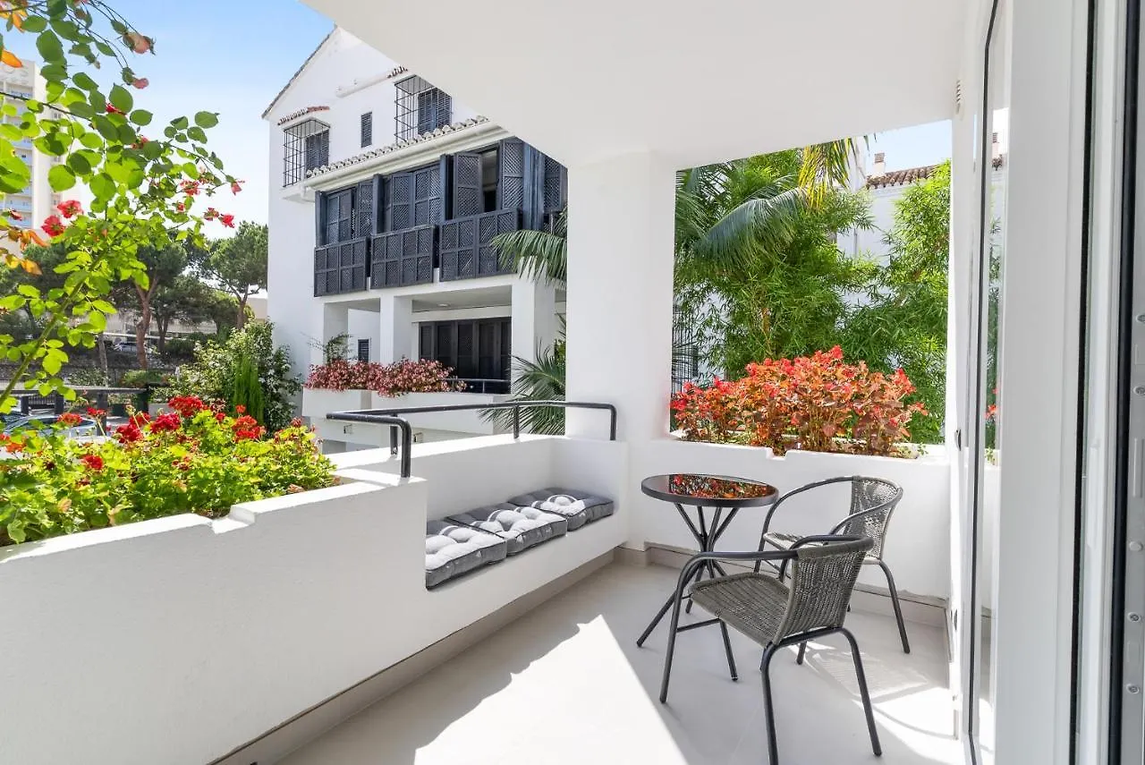 Beachfront Complex Jardines De Las Golondrinas Elviria Marbella