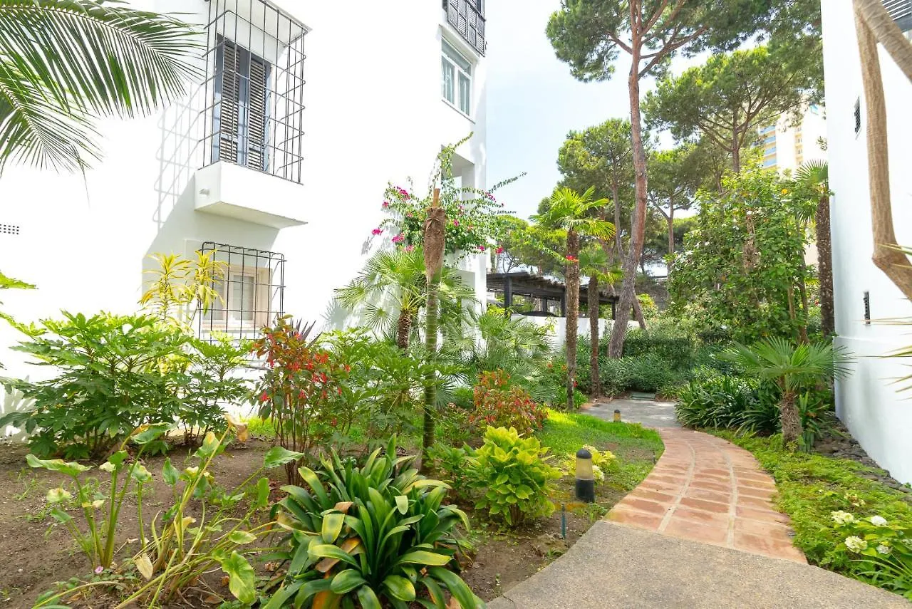 Apartment Beachfront Complex Jardines De Las Golondrinas Elviria Marbella