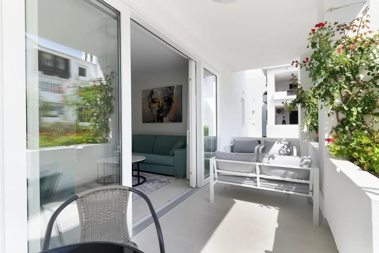 Apartament Beachfront Complex Jardines De Las Golondrinas Elviria Marbella Hiszpania