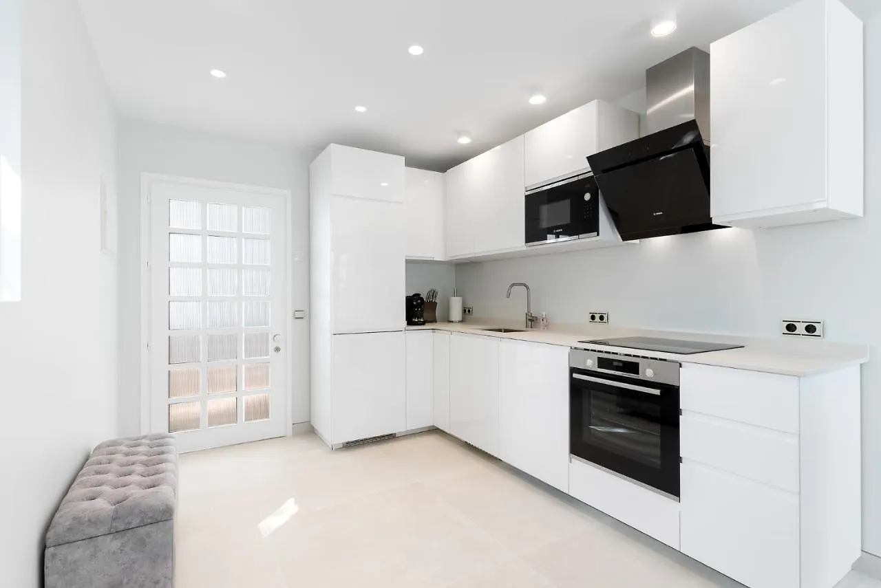 아파트 Beachfront Complex Jardines De Las Golondrinas Elviria 마르베야
